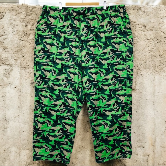 SHEIN Other - Shein Camouflage Drawstring Elastic Swishy Windbreaker Jogger Pants Green 6XL
